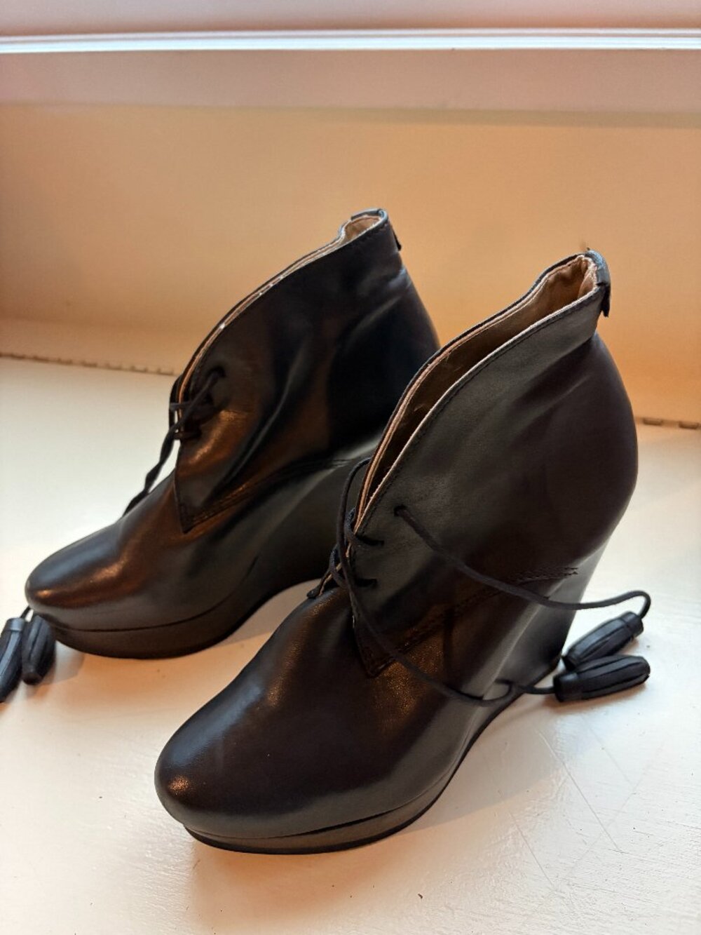 Ted Baker London Black Leather Lace-Up Wedge Ankle Booties Size 5